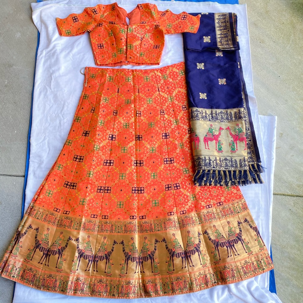 Indian pure banaras silk lengha choli - Picture 2 of 8